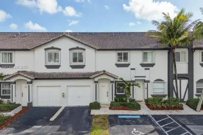 2209 SE 24th Pl, Homestead: photo 1 of 41
