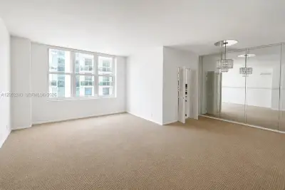 4747 Collins Ave #708, Miami Beach: photo 1 of 7