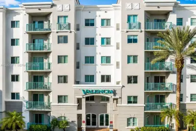 6001 SW 70th St #502, South Miami: photo 1 of 37