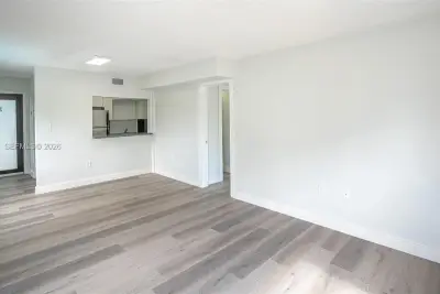 810 Salzedo St #10, Coral Gables: photo 1 of 23