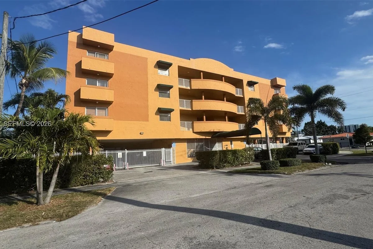 2441 SW 31st Ave #303, Miami: photo 1 of 22
