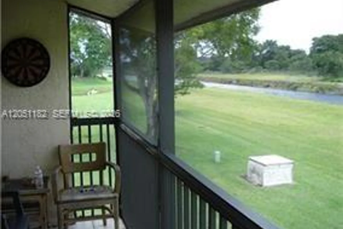 124 S Laurel Dr #505, Margate: photo 1 of 34