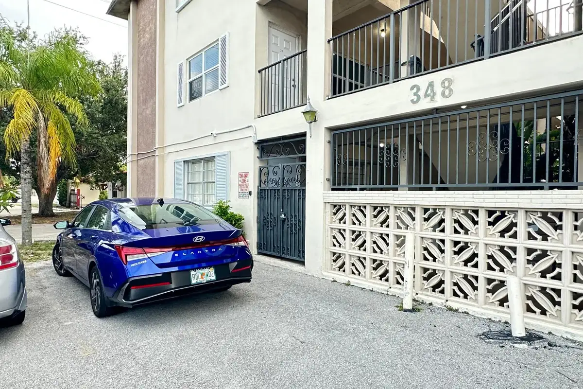 348 S Federal Hwy #10, Dania Beach: photo 1 of 20