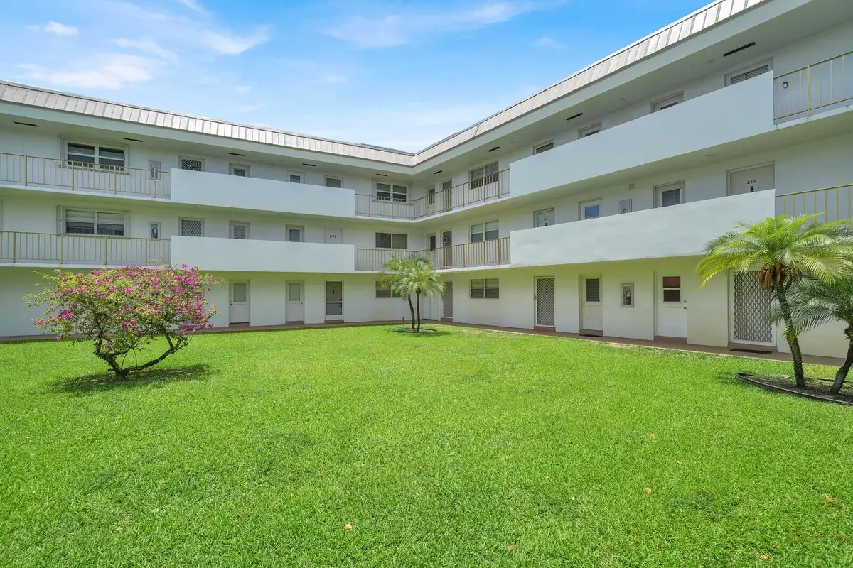 5501 NW 2nd Ave #111, Boca Raton: photo 1 of 23