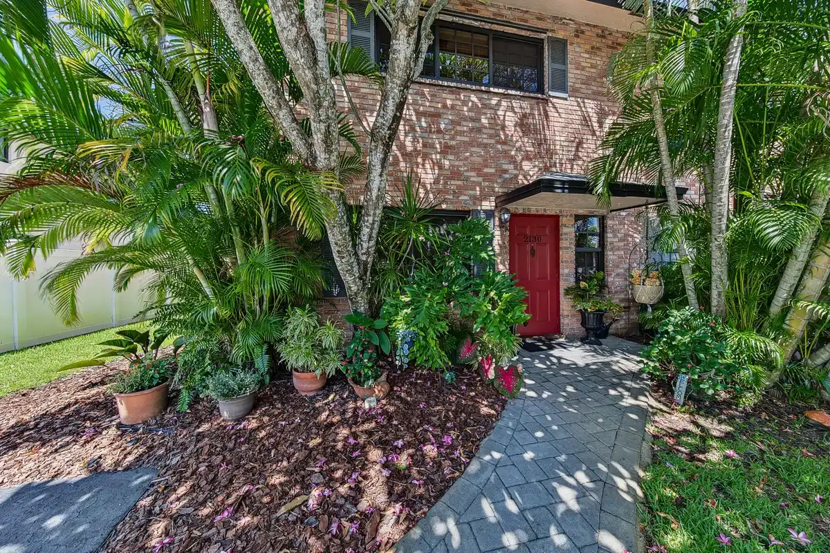 2130 NE 9th Ave, Wilton Manors: photo 1 of 45