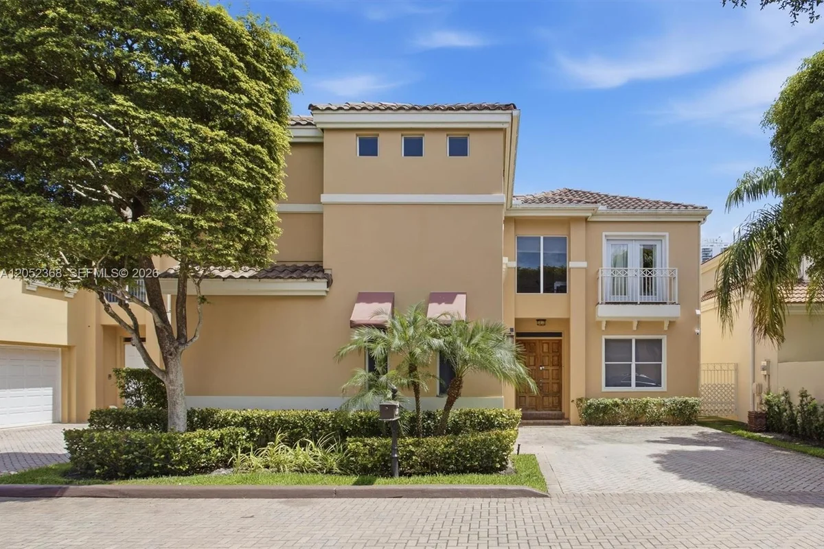 3722 NE 208th Ter, Aventura: photo 1 of 40