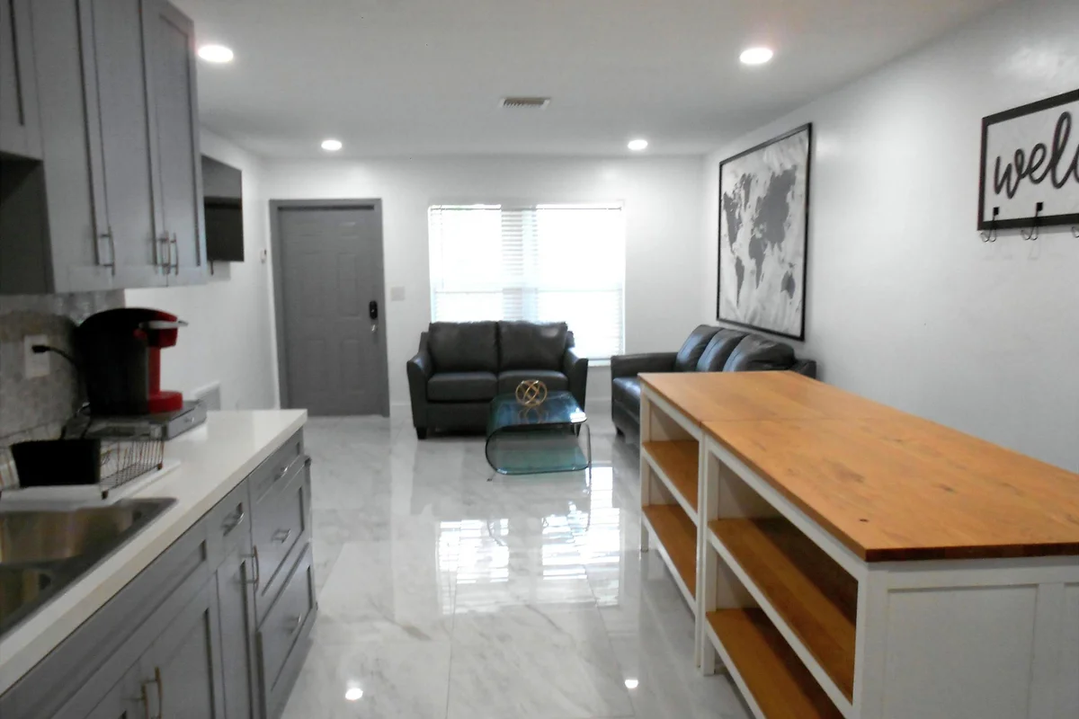 817 NW 30th Ct, Wilton Manors: photo 1 of 16