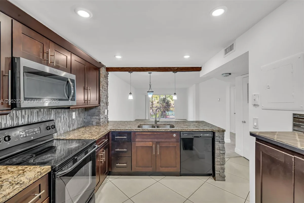 1100 NW 87th Ave #307, Coral Springs: photo 1 of 22