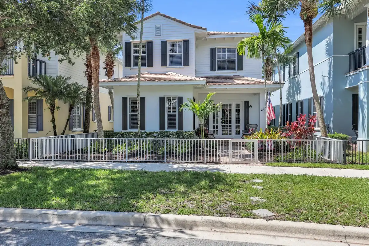 212 W Bay Cedar Cir, Jupiter: photo 1 of 48