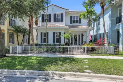 212 W Bay Cedar Cir, Jupiter: photo 1 of 48