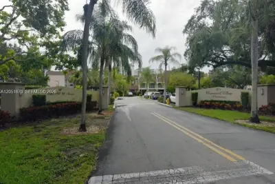 9301 SW 92nd Ave #219C, Miami: photo 1 of 19