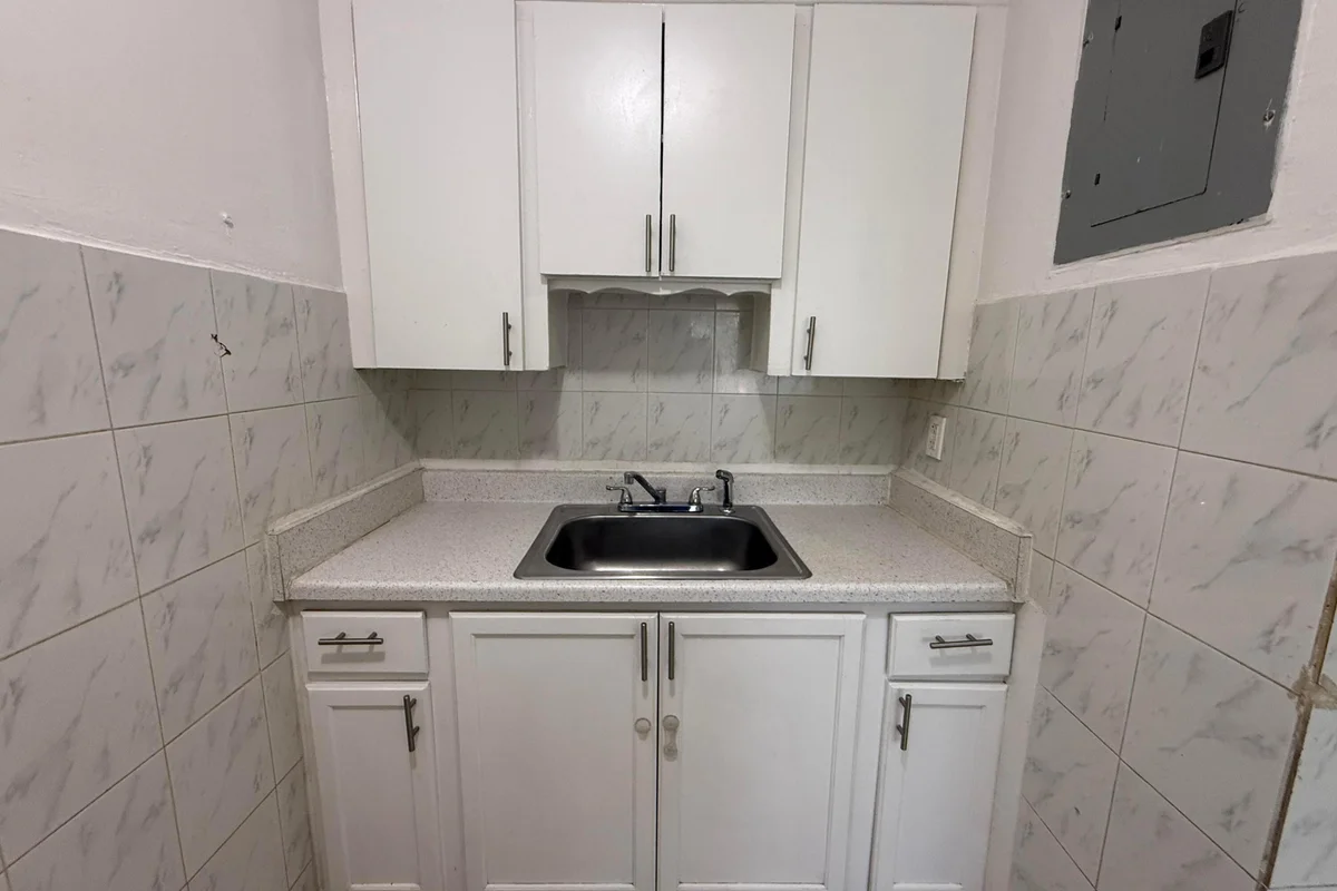 6014 Fillmore St #4e, Hollywood: photo 1 of 11