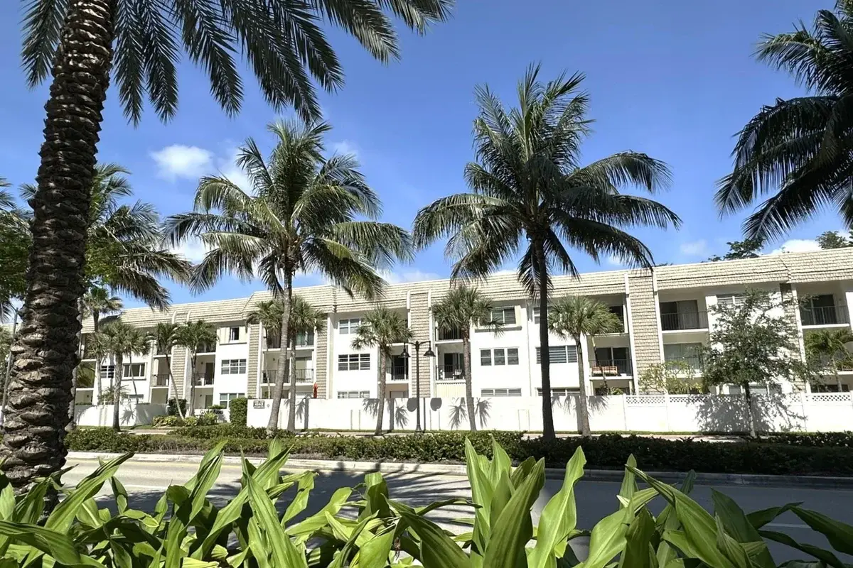 4143 N Ocean Blvd #202, Fort Lauderdale: photo 1 of 9