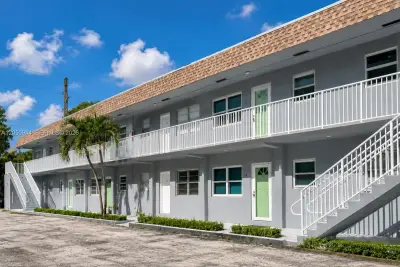3265 Griffin Rd #205, Dania Beach: photo 1 of 14