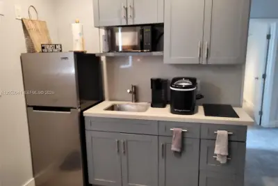 6335 N Miami Ave #1, Miami: photo 1 of 10