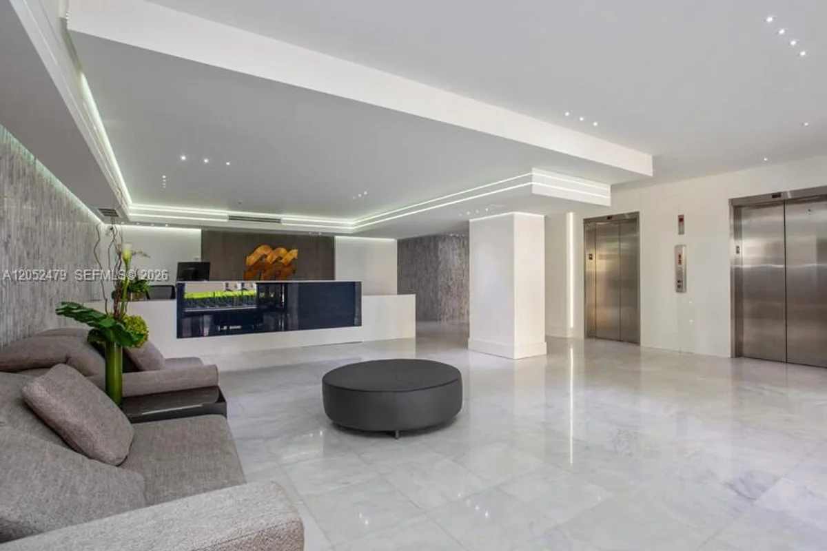 6423 Collins Ave #809, Miami Beach: photo 1 of 10