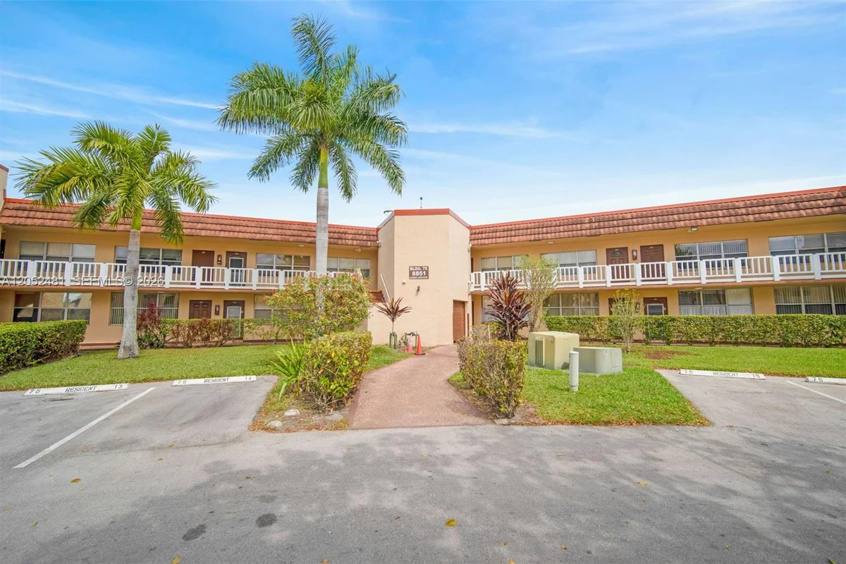 8851 Sunrise Lakes Blvd #116, Sunrise: photo 1 of 24