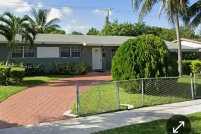 930 NW 180th Ter, Miami Gardens: photo 1 of 34