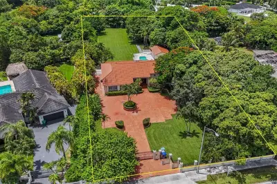 7030 Sunset Dr, Miami: photo 1 of 50