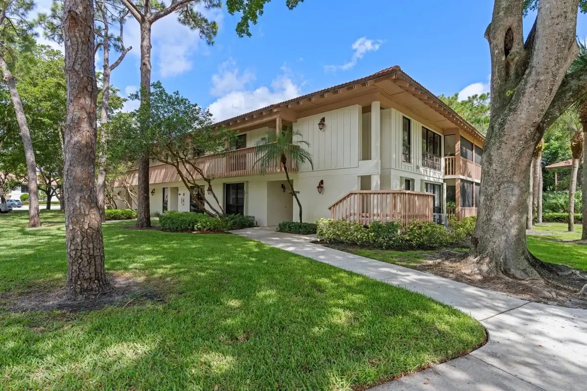 200 Brackenwood Ter, Palm Beach Gardens: photo 1 of 41