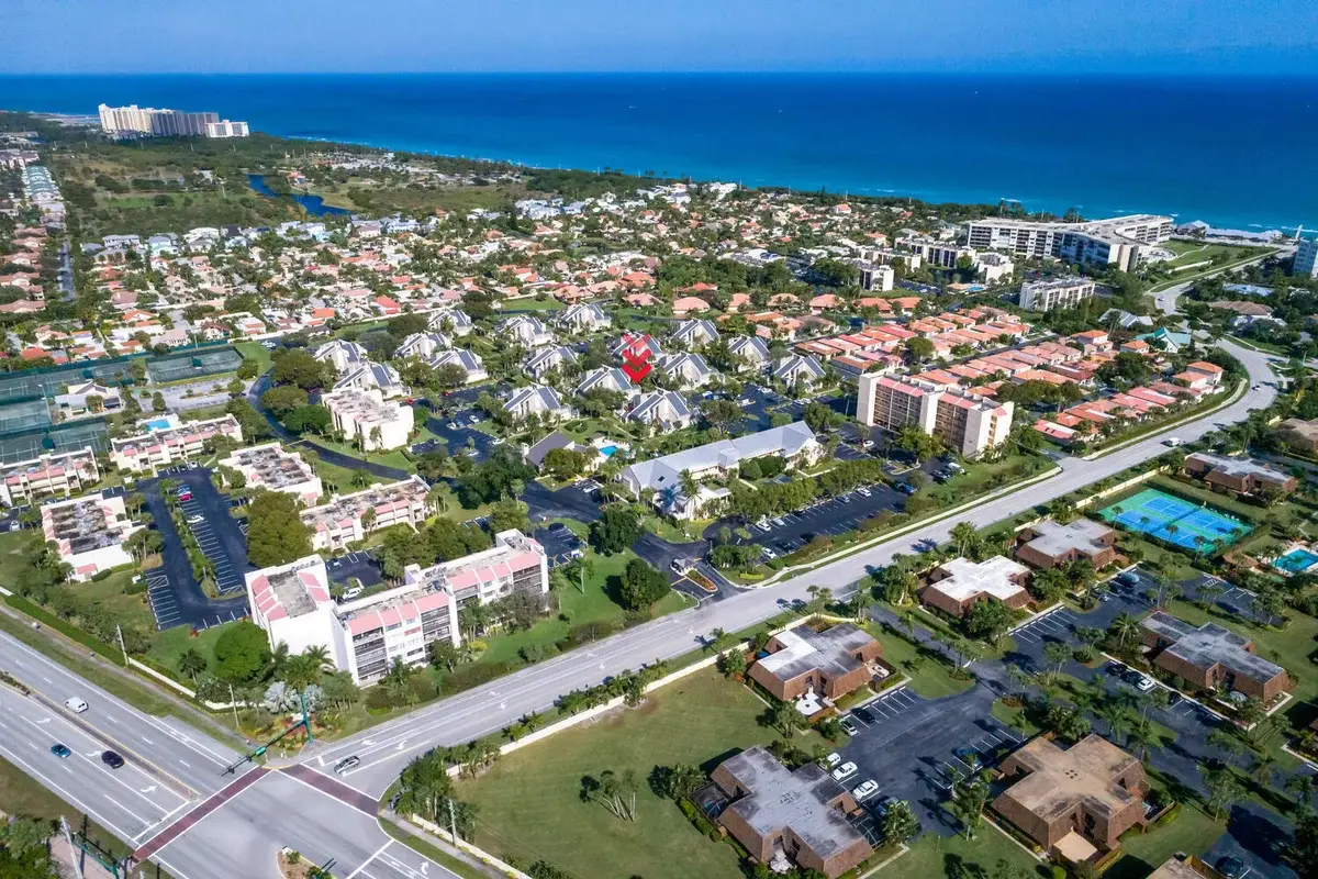 1605 Us-1 #12b, Jupiter: photo 1 of 28