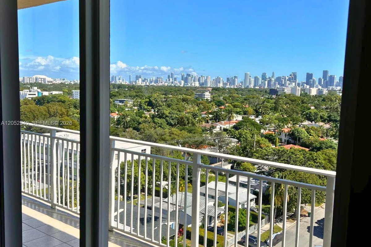 2425 SW 27th Ave #1004, Miami: photo 1 of 28