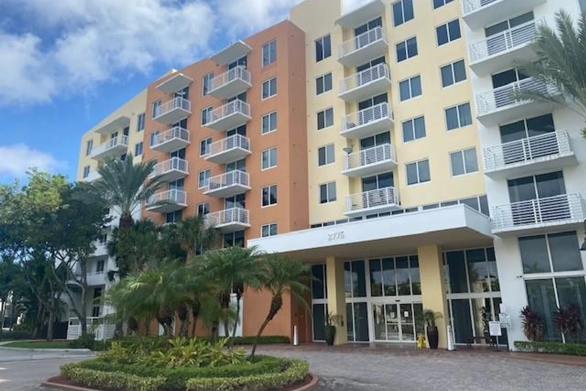 2775 NE 187th St #523, Aventura: photo 1 of 28