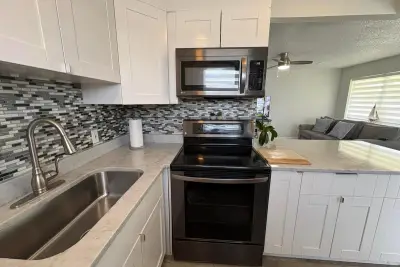 277 Chatham N, West Palm Beach: photo 1 of 32