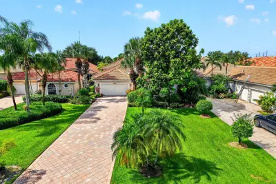 10694 Greenbriar Villa Dr, Lake Worth: photo 1 of 101