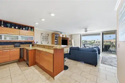 801 Palm Trl #10, Delray Beach: photo 1 of 30