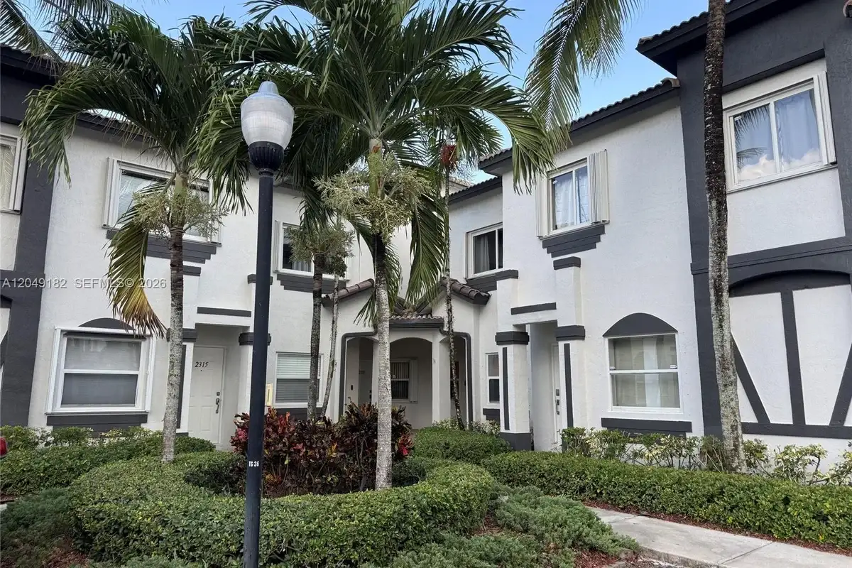 2304 SE 24 Ave, Homestead: photo 1 of 7