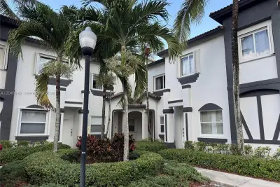 2304 SE 24 Ave, Homestead: photo 1 of 7