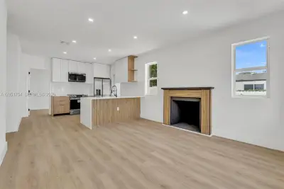 5364 NW 29th Ave, Miami: photo 1 of 43