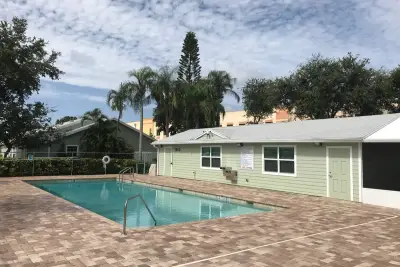 1534 Royal Forest Ct, Palm Springs: photo 1 of 24