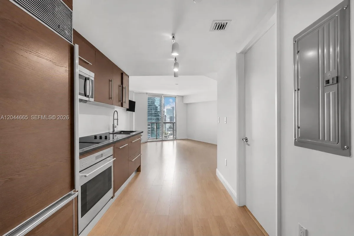 475 Brickell Ave #2508, Miami: photo 1 of 23