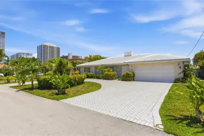 8 Castle Harbor Island, Fort Lauderdale: photo 1 of 27