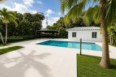 859 NE 115th St, Biscayne Park: photo 1 of 30