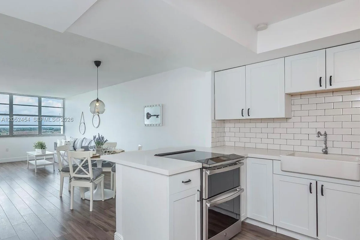 1301 NE Miami Gardens Dr #1522W, Miami: photo 1 of 11
