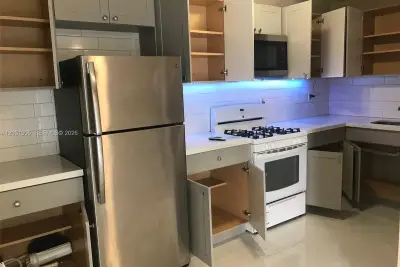 4550 SW 67th Ave #7, Miami: photo 1 of 25