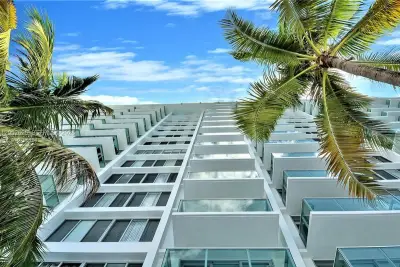 1000 W Ave #1419, Miami Beach: photo 1 of 31