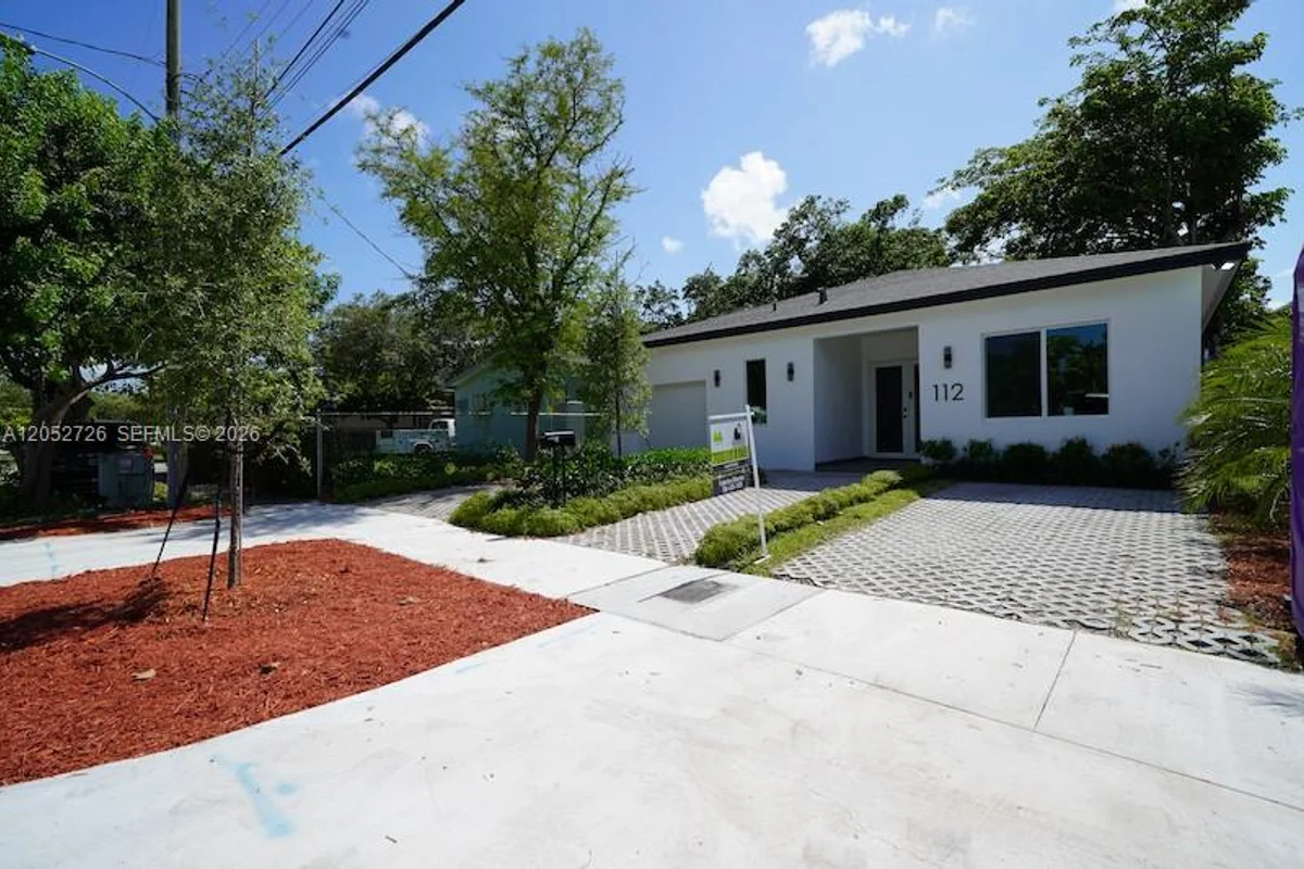 112 NW 24th Ct, Miami: photo 1 of 24