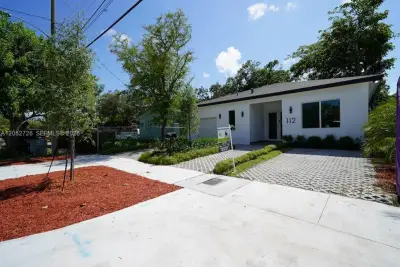 112 NW 24th Ct, Miami: photo 1 of 24