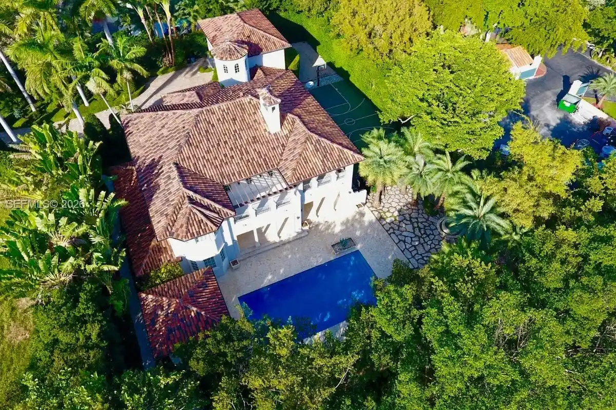 277 Marinero Ct, Coral Gables: photo 1 of 101