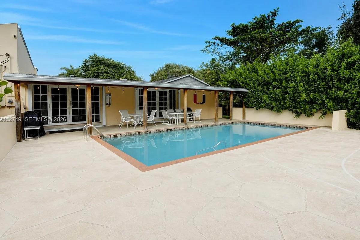 6790 SW 54th St, Miami: photo 1 of 18