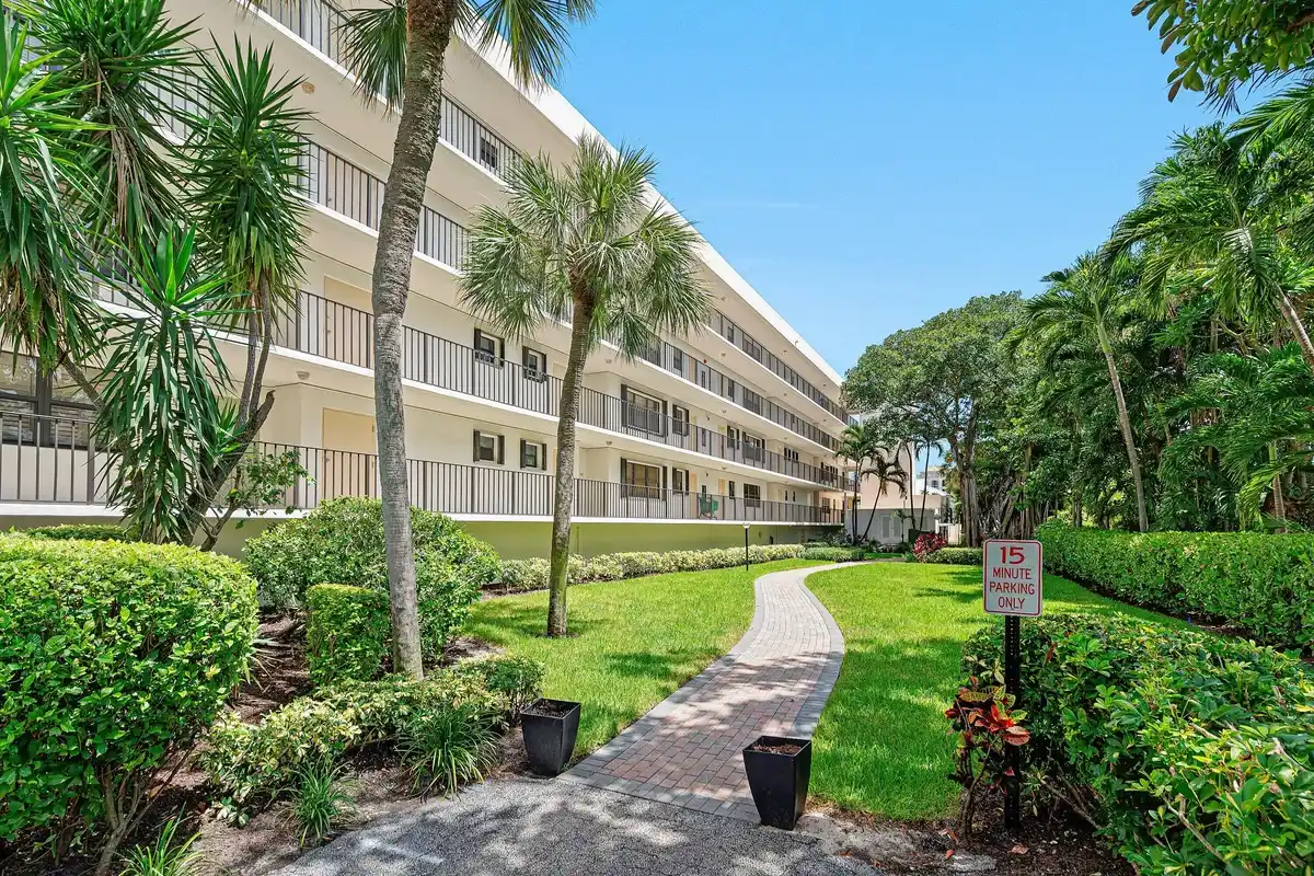 277 N Ocean Blvd #1040, Boca Raton: photo 1 of 30