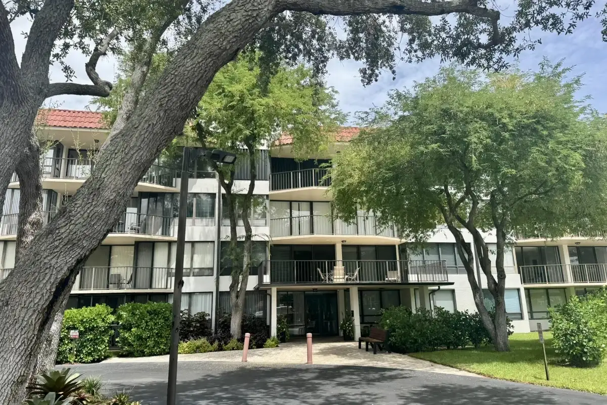 799 Jeffery St #4100, Boca Raton: photo 1 of 43