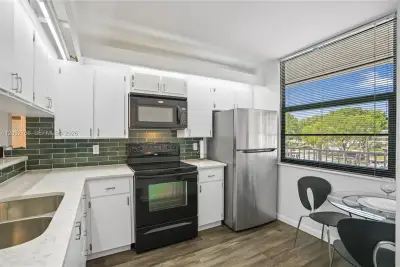3516 Whitehall Dr #301, West Palm Beach: photo 1 of 27