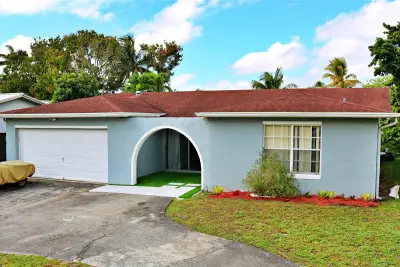 2704 Canal Rd, Miramar: photo 1 of 50