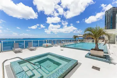 218 SE 14th St #1004, Miami: photo 1 of 44