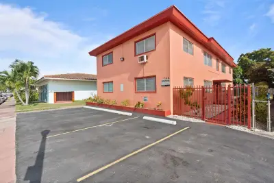 744 85th St, Miami Beach: photo 1 of 43